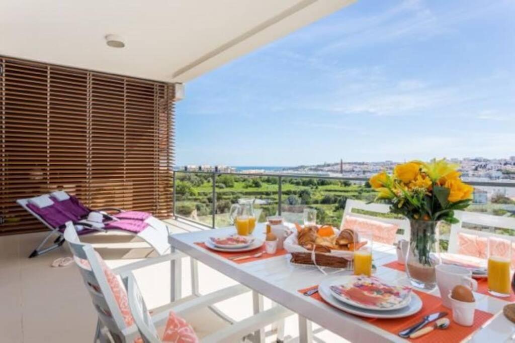 Stunning View - Two Bedrooms In Apartamento Lagos